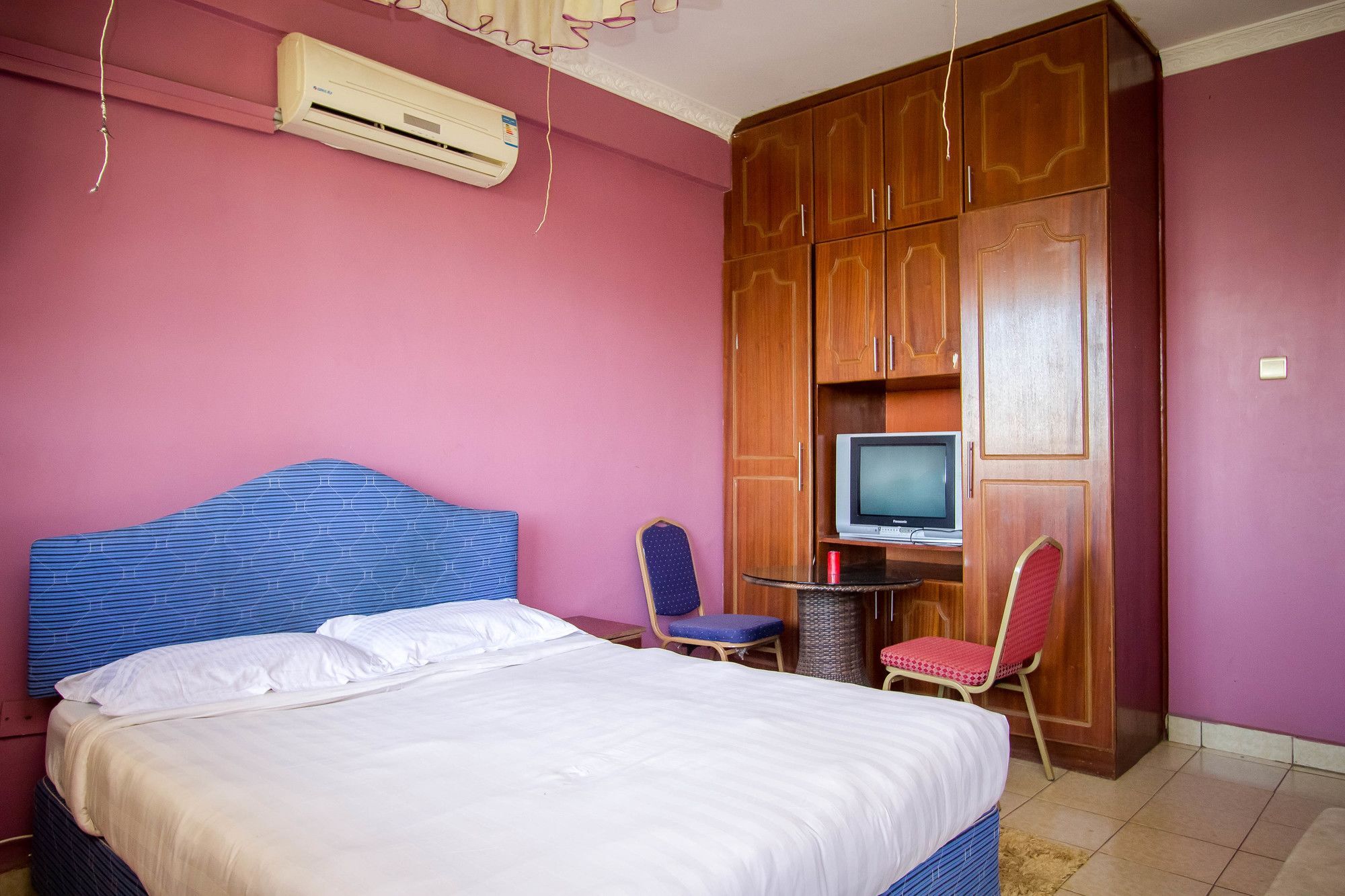 Parkview Safari Hotel And Apartments Kisumu Esterno foto