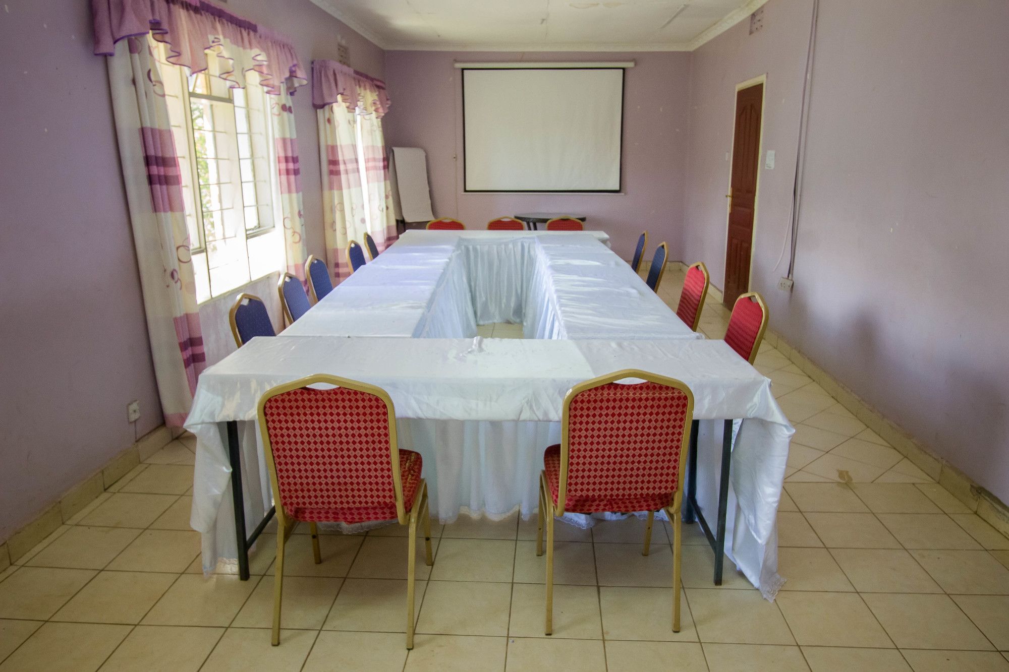 Parkview Safari Hotel And Apartments Kisumu Esterno foto